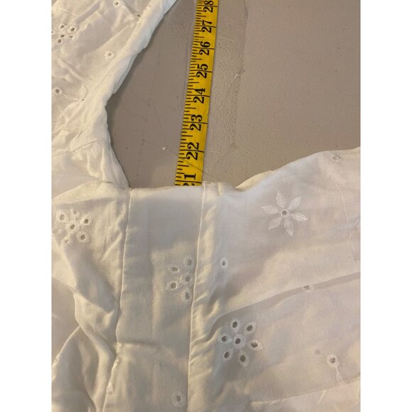 Torrid White Embroidered Eyelet Blouse Torrid Size 2 2X - Picture 8 of 10